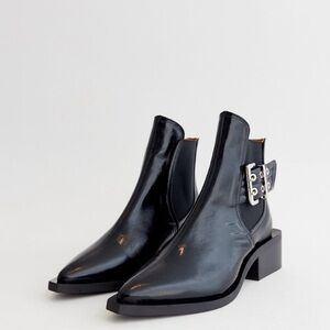 Brand new GANNI 45mm buckle Chelsea boots